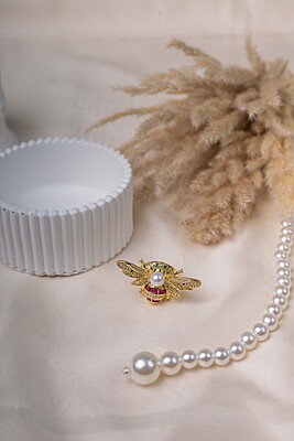 Queen Bee Pearl Ring