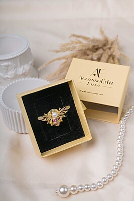 Queen Bee Pearl Ring