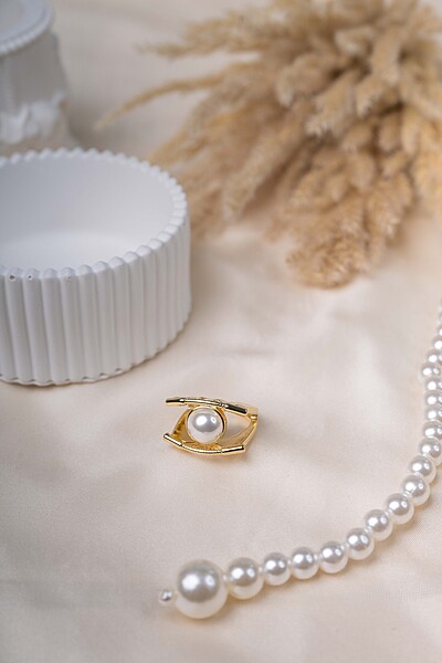 Pearl Gaze Ring