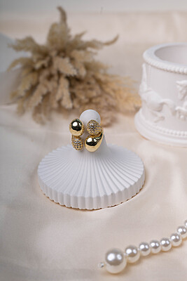 The Glided Pebble Ring