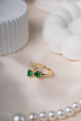 Emerald Love Knot Ring