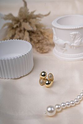 The Glided Pebble Ring