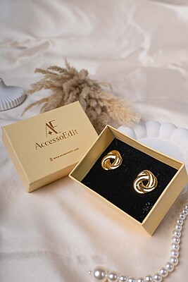 Golden Infinity Knot Studs