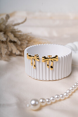 The Darling Knot Studs