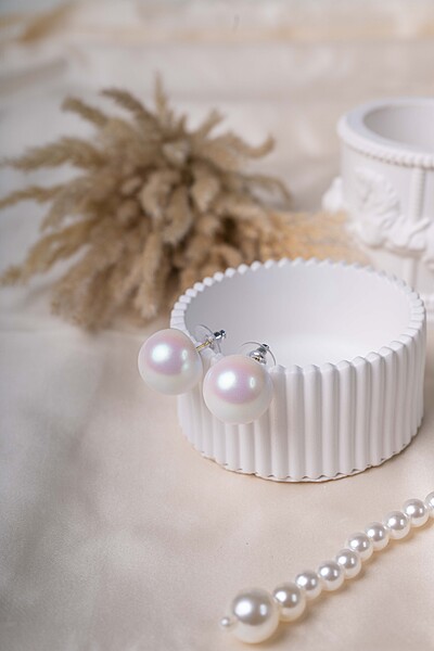 Ivory Glow pearl studs
