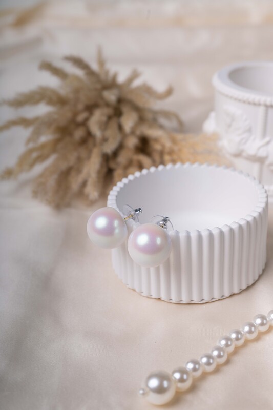 Ivory Glow pearl studs