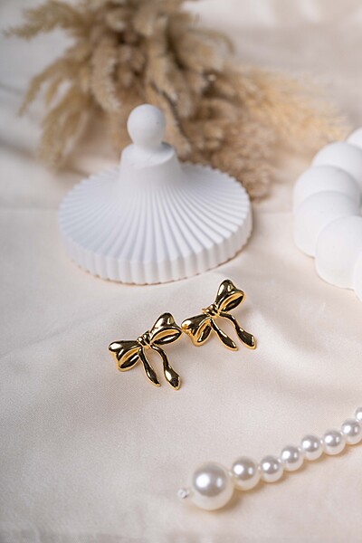 The Darling Knot Studs