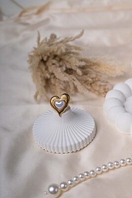 Vintage Pearl Glow Heart