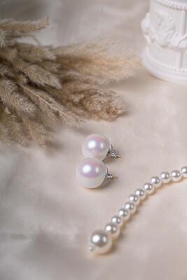 Ivory Glow pearl studs