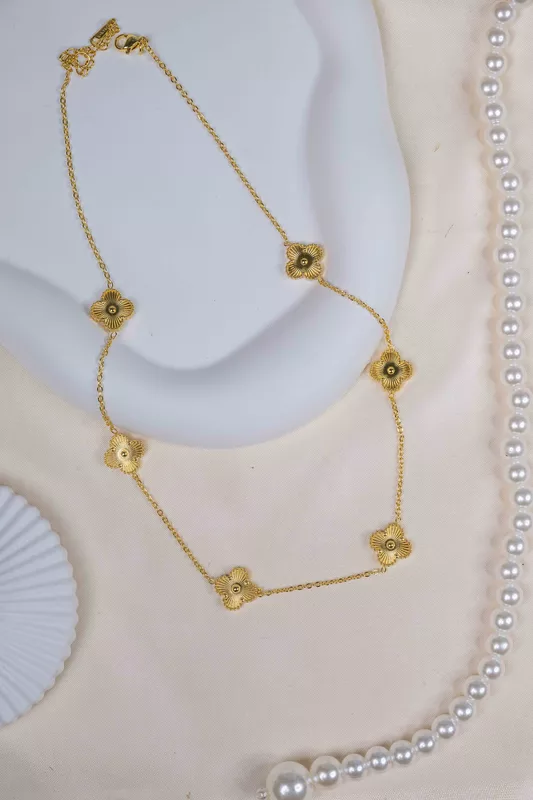 Classic Clover Chain