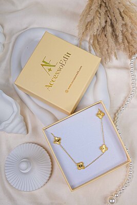 Classic Clover Chain