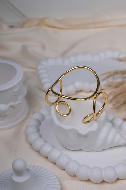 Circular Link Statement Cuff