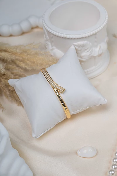 Golden Arc Bracelet