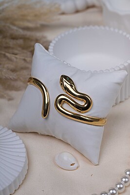 Gold Coiled Serpent Cuff