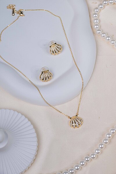 Gold Seashell Jewellery Set