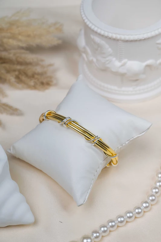Twist Knot Cuff