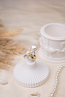 Twin Pearl Glow Ring