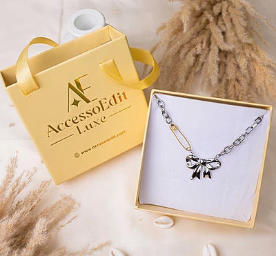 Starstruck Bow Necklace