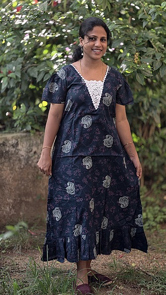 V-neck Lace XL #37