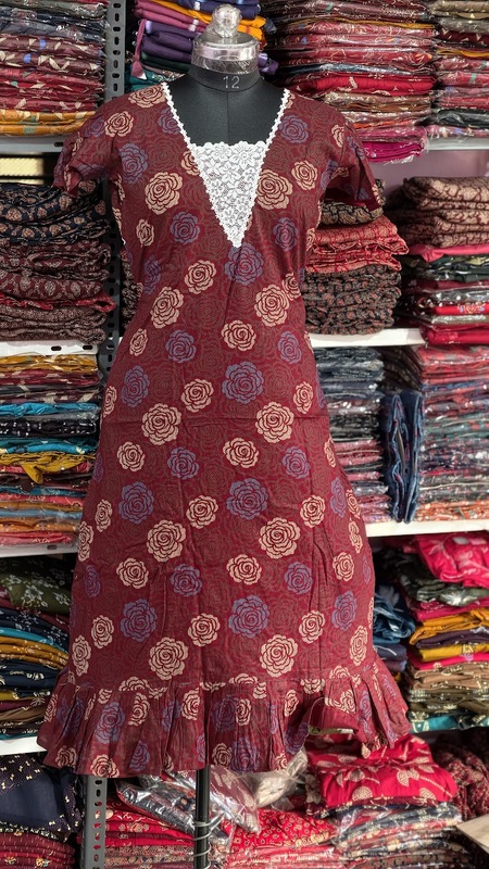 V-neck Lace XL #36