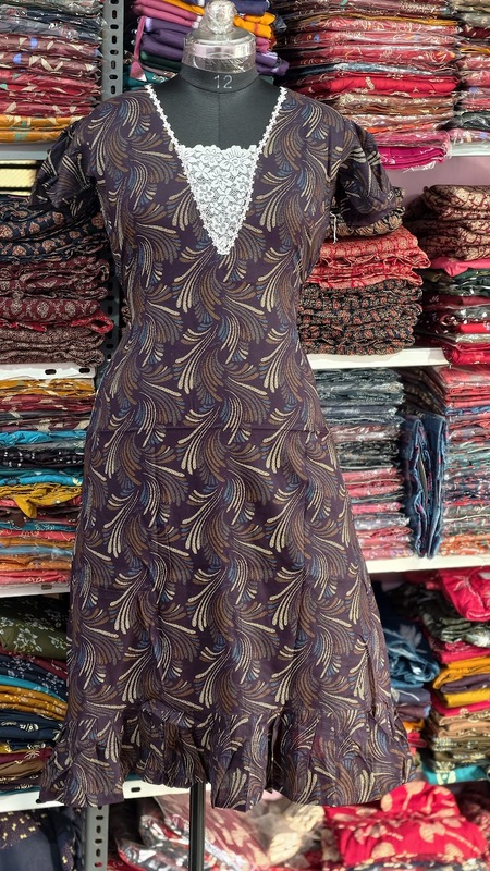V-neck Lace XL #28