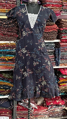 V-neck Lace XL #26