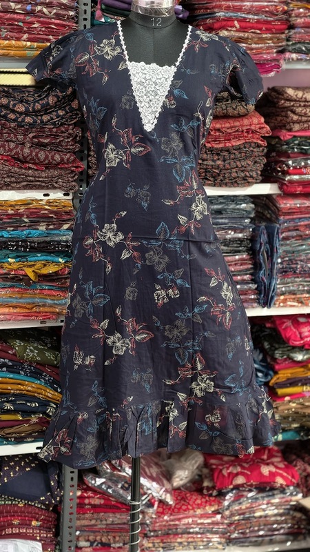 V-neck Lace XL #26