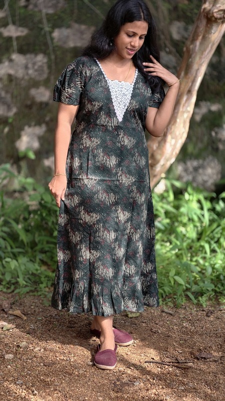 V-neck Lace XL #4