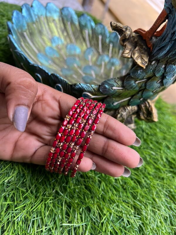 GLASS BANGLE STONE FLOWER DESIGHN RED COLOUR