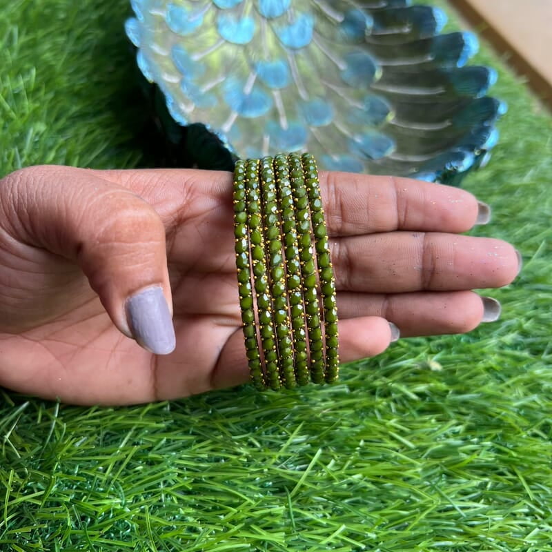 GLASS BANGLE DROP DESIGHN MEHANTHI GREEN