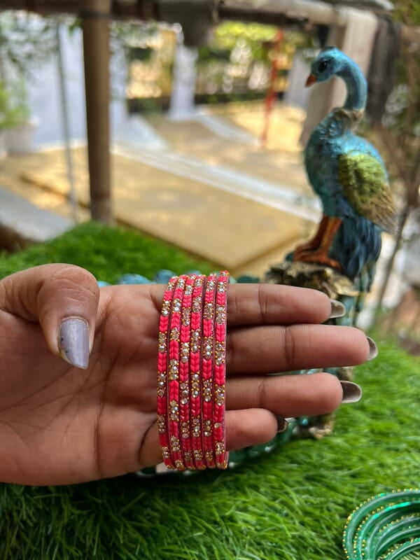 GLASS BANGLES LEAF DESIGHN LIGHT PINK