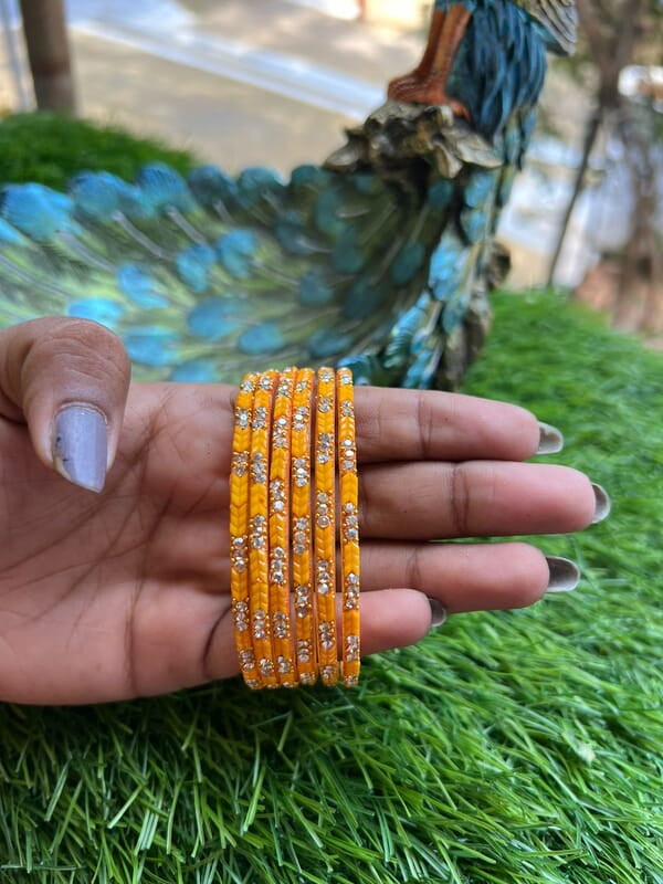 GLASS BANGLES LEAF DESIGN IN YELLOW