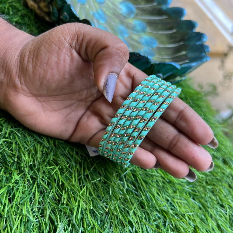 TRENDY GLASS BANGLE PISTHA GREEN