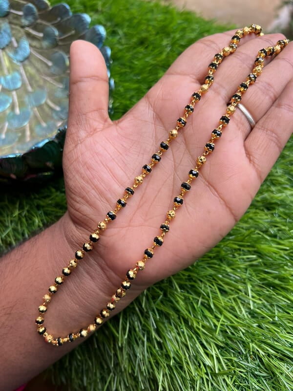 BLACK AND GOLD CRYSTAL IN 30"