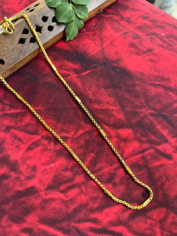 Square shape gold finish chain