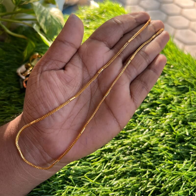 Trendy gold enamel chain