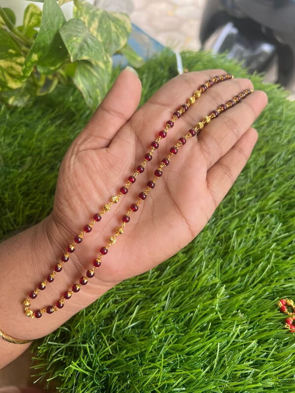 MAROON WITH GOLD CHAIN  30"