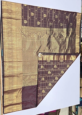 Brocket Self Saree (id 6012)