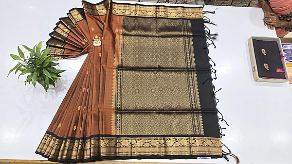Pure Kanchi Kuppadam Handloom Silk with Silk Mark (id 10012)