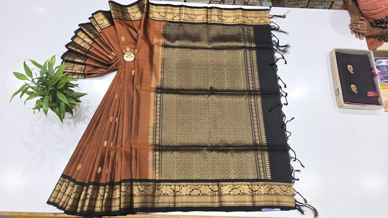 Pure Kanchi Kuppadam Handloom Silk with Silk Mark (id 10012)
