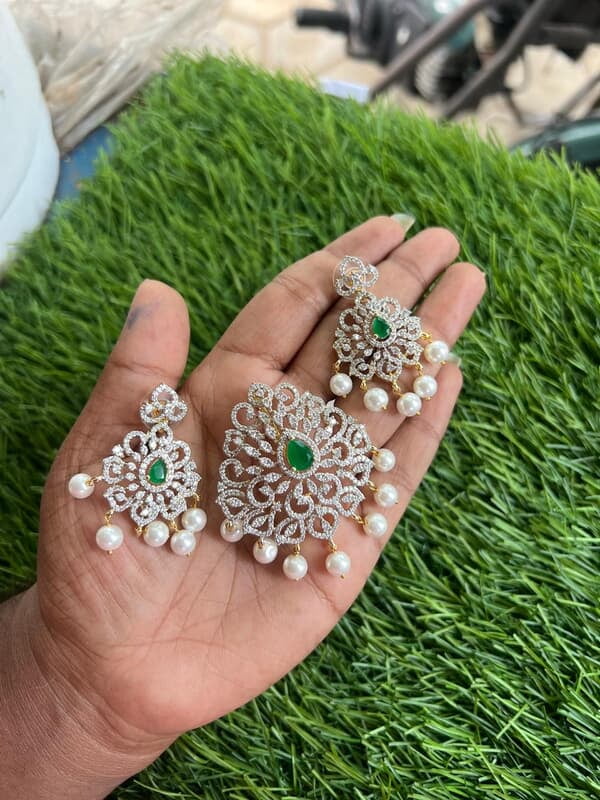 Victorian unique design with fashionable pendant