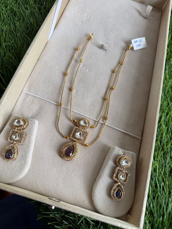 Fancy double layer square and drop design with unique stone neckpiece