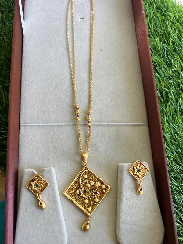 Trendy function use gold pendant chain& stud