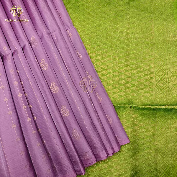 Half Pure Silk Lavender Borderless Saree with Parrot Green Pallu