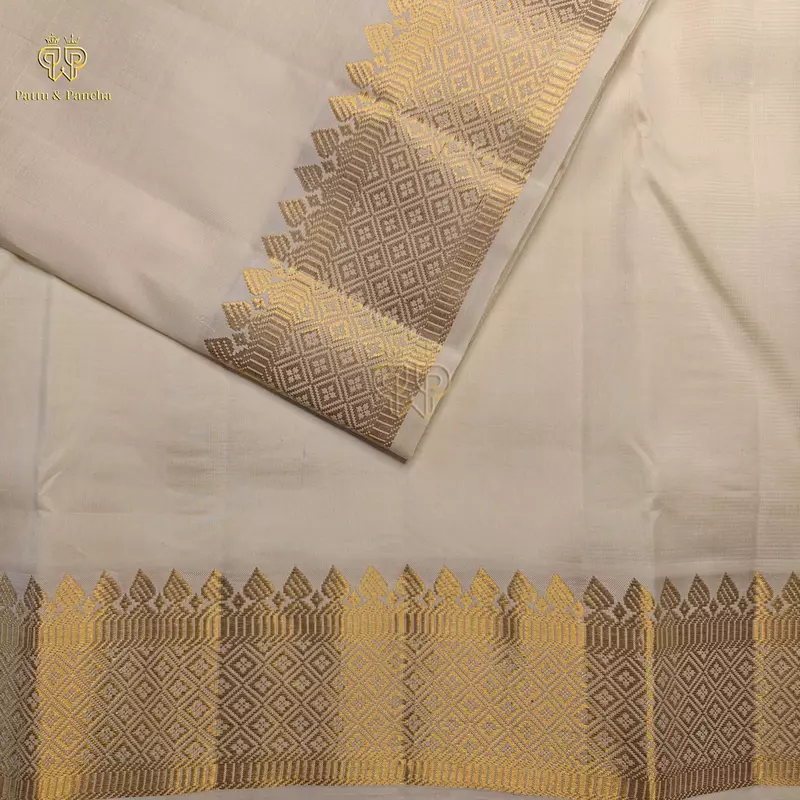 Pure Silk Premium Handloom Panchakacham Cream Dhoti with Traditional Diamond Zari Border