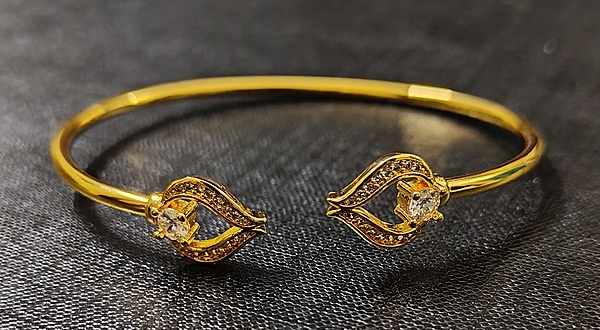 Bracelet Gold Tone Zirconia Two Leaves