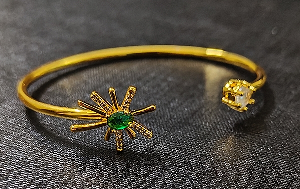 Bracelet Gold Tone Zirconia Sparkle Green