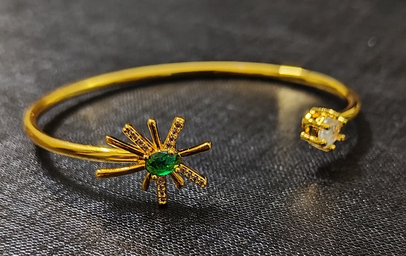 Bracelet Gold Tone Zirconia Sparkle Green