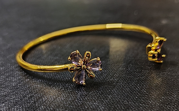 Bracelet Gold Tone Zirconia Three Petal Flower Lavender