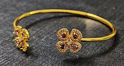 Bracelet Gold Tone Zirconia Lavender Petals